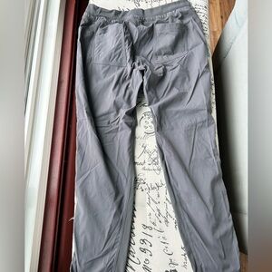 Lukulemon cropped studio to street pants